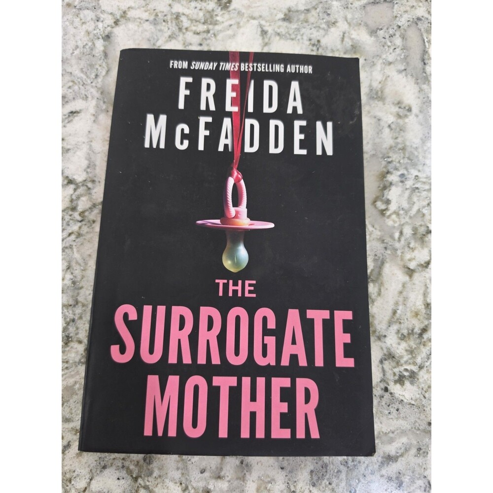The Surrogate Mother by Freida McFadden Paperback 9781464228605